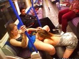 Borrachas desfasando en el metro de Londres